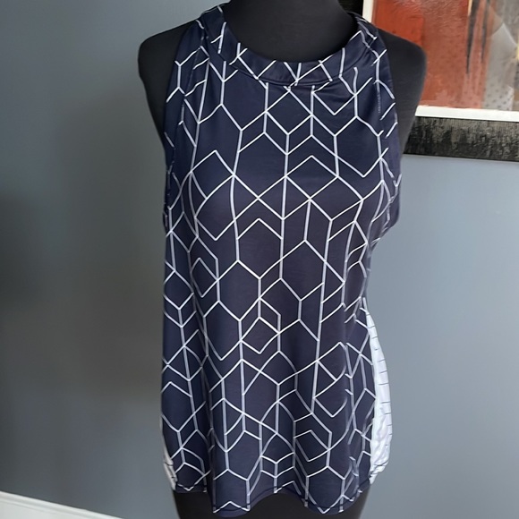 Athleta power chi tank navy/white contrasting front back geometric print. Small. - Picture 4 of 8